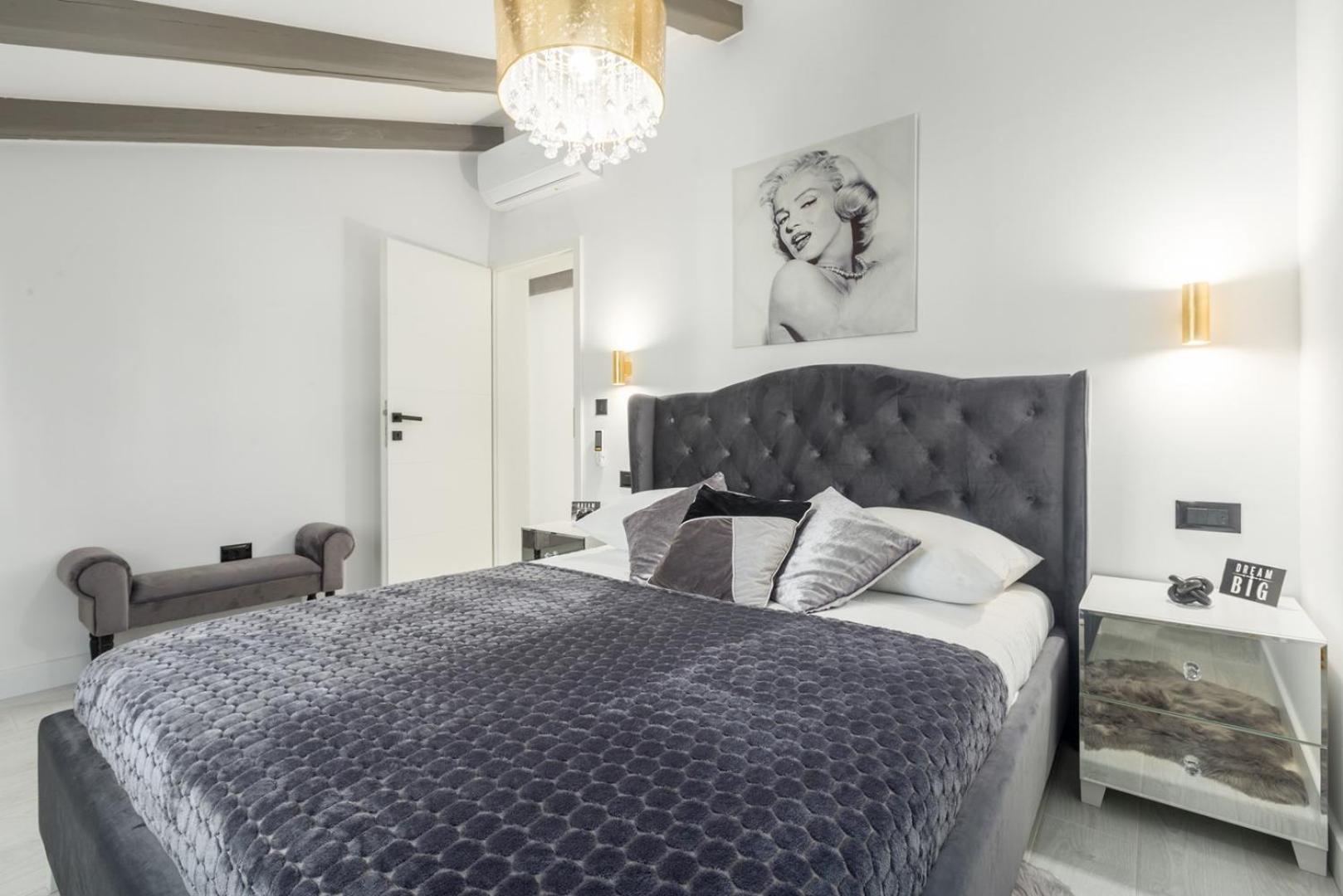 Black Diamond Apartment